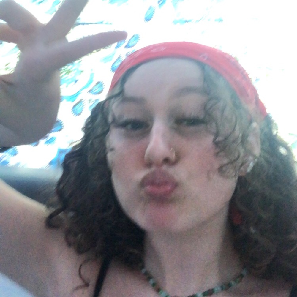 Meet your Posher, Kayla